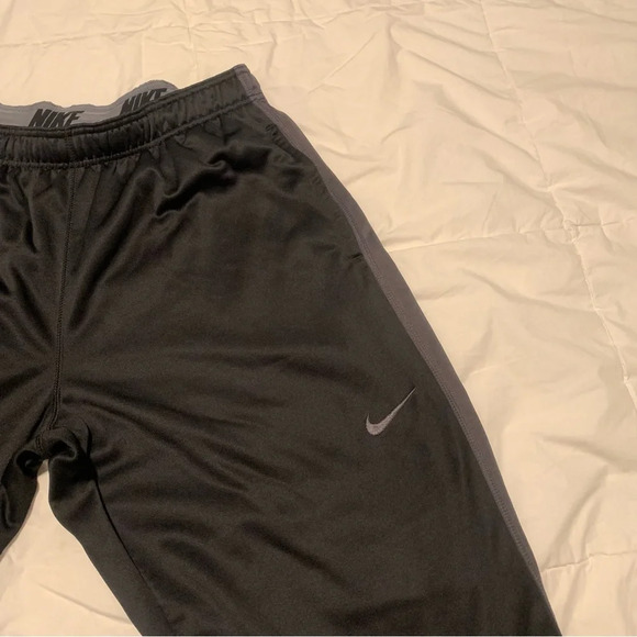 Nike Men’s Therma Fit Sweatpants XXL Gray Basketball Baggy Drawstring Ankles - Picture 3 of 11